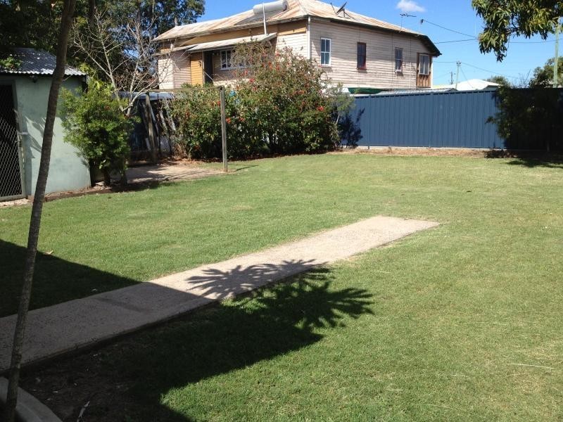 30 Tung Yeen Street, Park Avenue QLD 4701